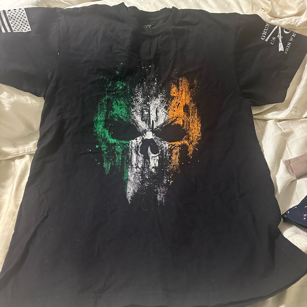 Grunt Style Black Short-Sleeve Tee with Green White Orange Skull Graphic Splash